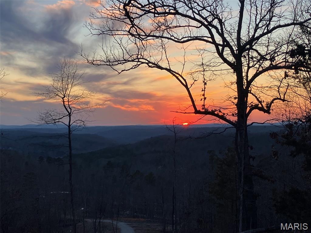 Cherokee Pass - Land