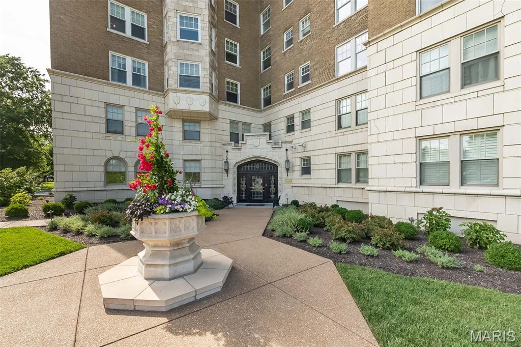 625 South Skinker Condos - Residential