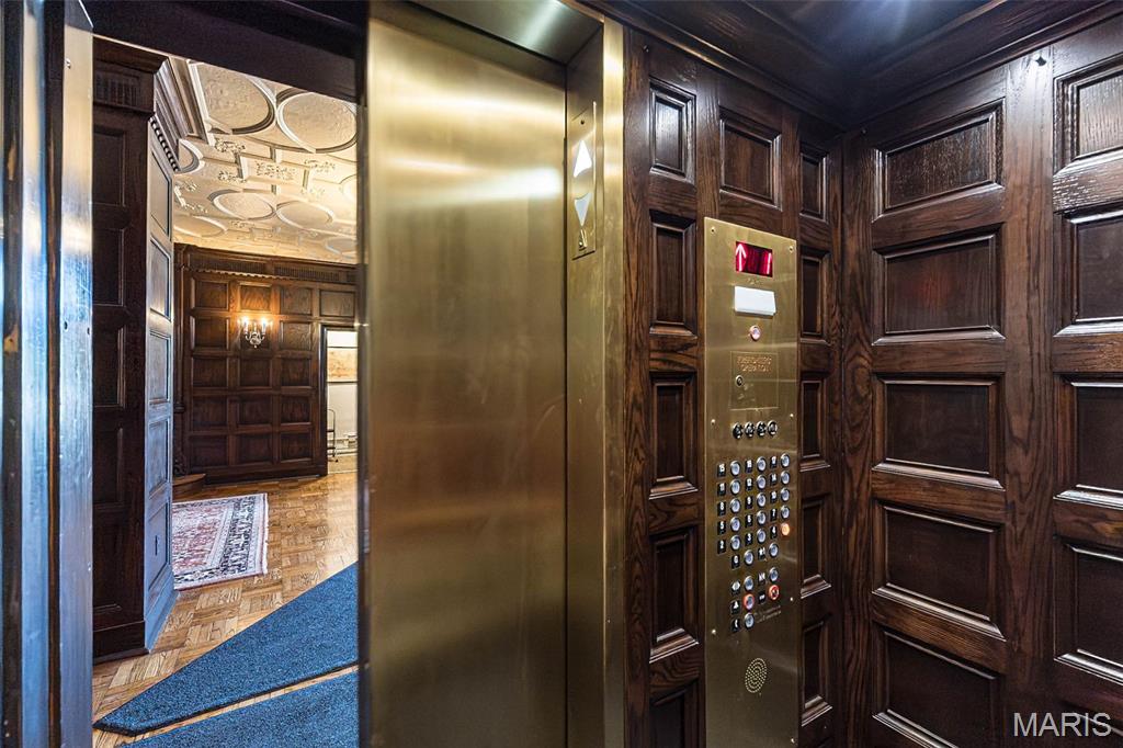 625 South Skinker Condos - Residential