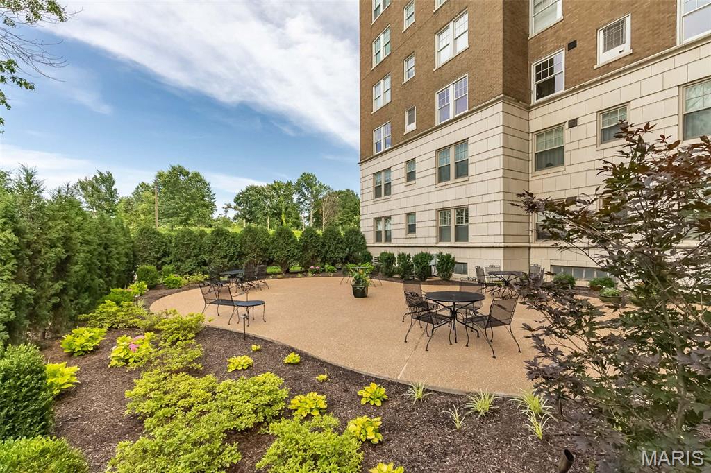 625 South Skinker Condos - Residential