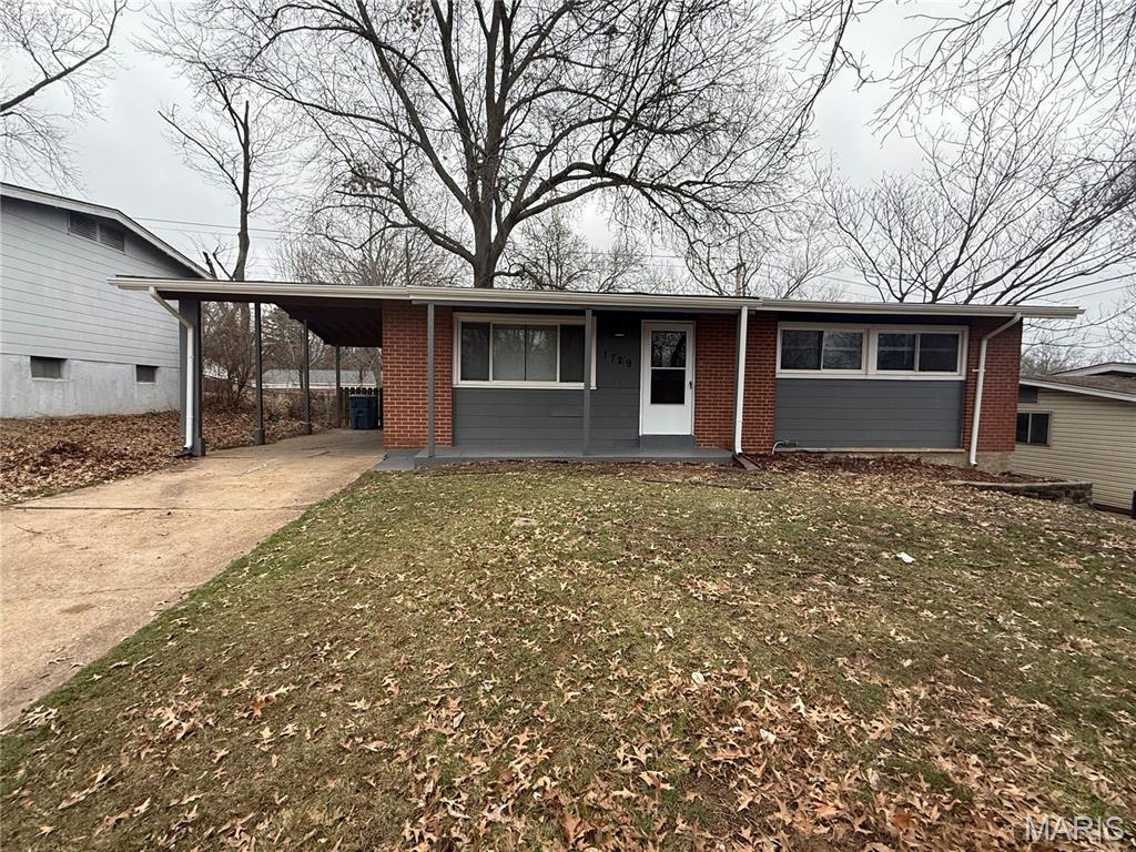 Updated 3-bedroom 1 bath home in Dellwood Mo. Spacious home with hardwood floors, fresh paint, remodeled eat-in kitchen with refrigerator, gas stove, and dishwasher. Kitchen has lots of windows and natural light! Bathroom has tub with ceramic tile great for easy maintenance. Large open basement freshly painted and clean. Furnace has been replaced. New gutters, fresh exterior paint, and great curb appeal. Large, fenced yard great for entertaining, pets, or children.