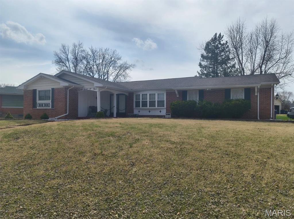 Well-maintained 3-bedroom, 2.5-bath home located in a quiet Florissant neighborhood. This solid brick home offers over 1,300 square feet of main-level living space plus a full finished basement, providing additional room for entertaining, storage, or extended living.

The functional layout, large lot, and strong rental potential make this property ideal for both homeowners and investors. Conveniently located near shopping, schools, and major highways, this home offers both comfort and accessibility.

Key Features
3 spacious bedrooms
2.5 bathrooms
Full finished basement with additional living space
Approximately 1,386 square feet (main level)
Large 0.33-acre lot
Forced air heating
Solid construction (built 1965)
Off-street parking / driveway
Located in an established neighborhood
Location Highlights
Easy access to Lindbergh Blvd and I-270
Close to shopping, restaurants, and everyday amenities
Ferguson-Florissant School District