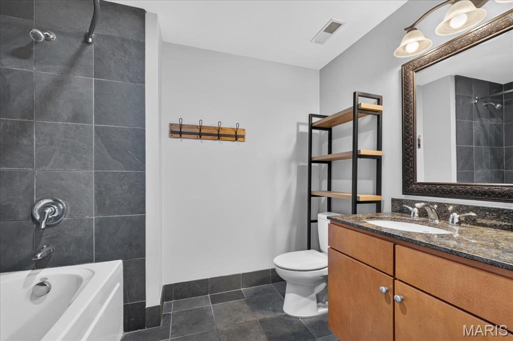 Supplemental Marquette Bldg Up - Residential Lease