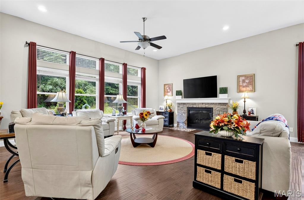 Carlton Glen Estate #14 - Residential