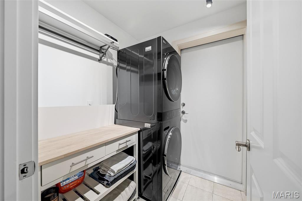 Brighton Way Condo - Residential