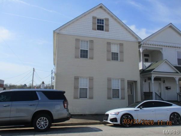 Offset Your Business Expenses Here! Two story building includes an office with bath & kitchen facilities on the main floor-perfect for your small business & a 2-bedroom apartment upstairs that needs remodeling that you can rent or live in.  Located in the downtown business district, 1/2 block from the historic Franklin County Courthouse, 1/2 block from new City Hall, 1/2 block to the incredible Hansen Park. Owner attorney retiring gives this rare opportunity to own this piece of real estate