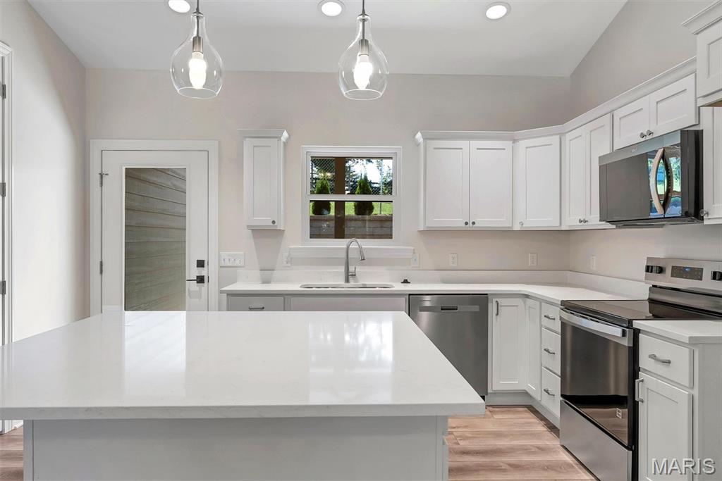 The Villas At Stone Ledge - Residential
