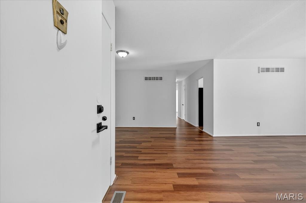 Lin Capri Condo - Residential