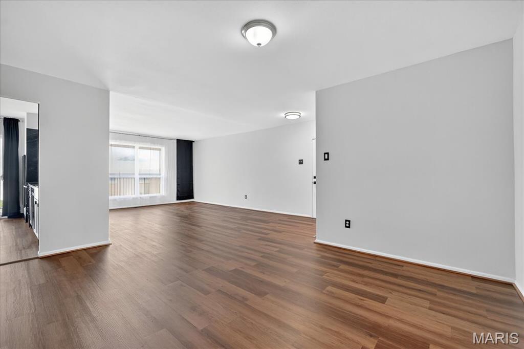 Lin Capri Condo - Residential
