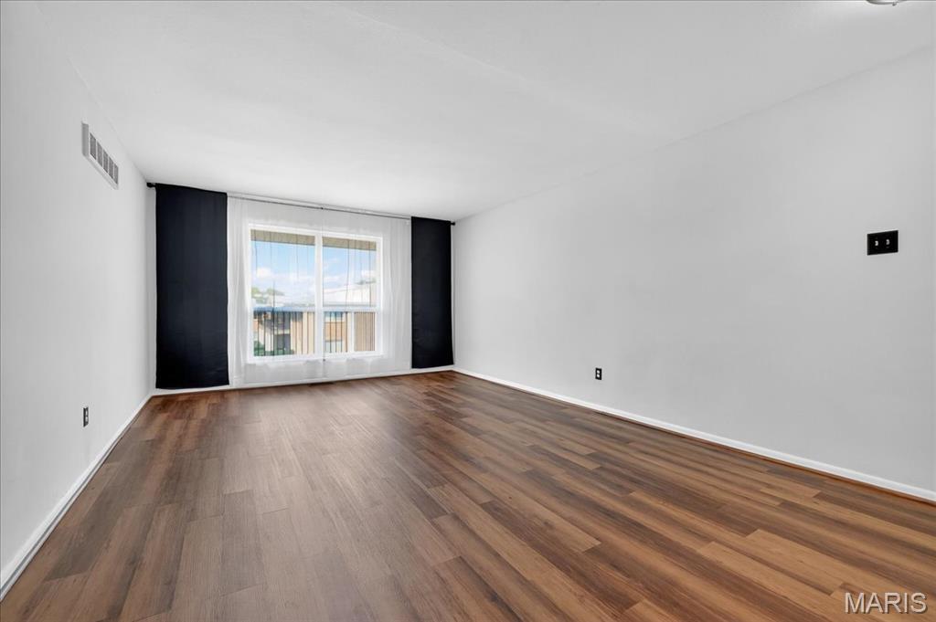 Lin Capri Condo - Residential