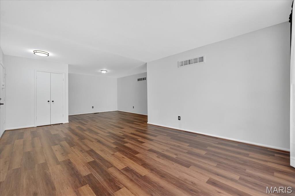 Lin Capri Condo - Residential