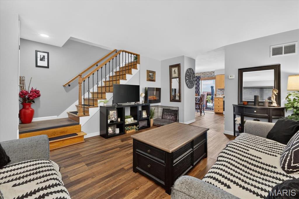 Royal Arms Condo - Residential