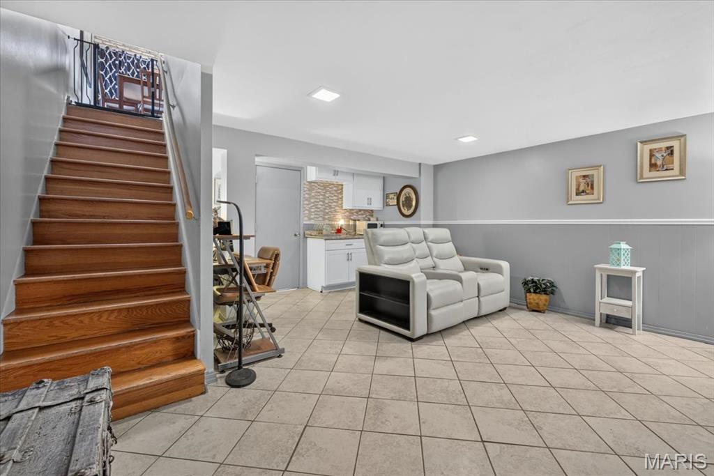 Royal Arms Condo - Residential