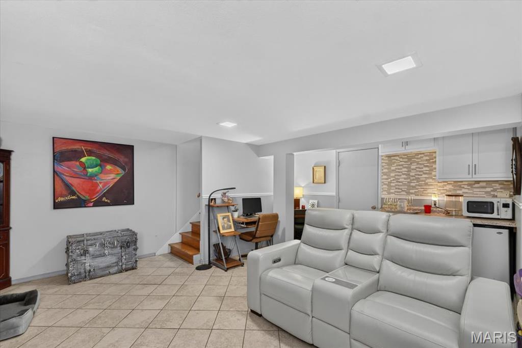 Royal Arms Condo - Residential