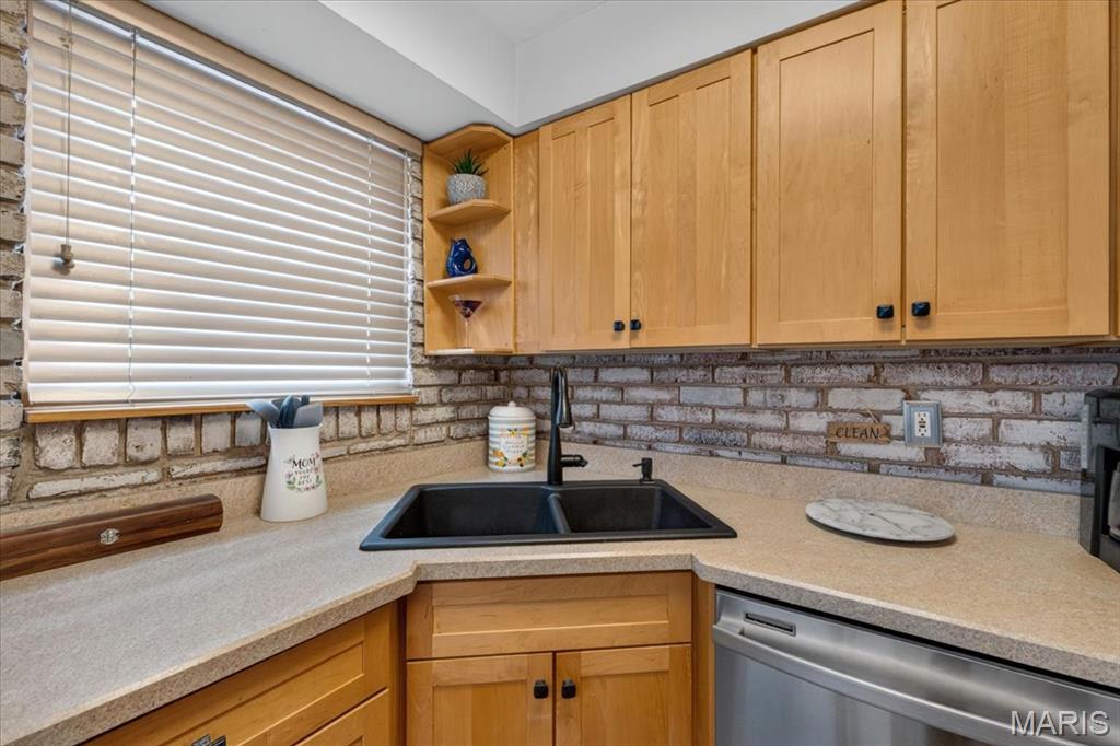 Royal Arms Condo - Residential