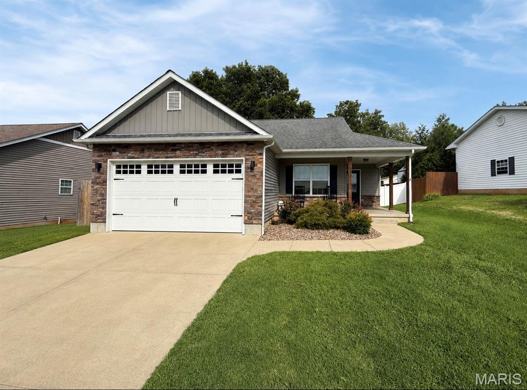 Motivated seller!! This spacious 3-bedroom, 3-bath home also features four additional finished bonus rooms, giving buyers the flexibility to create up to seven sleeping areas, home offices, guest rooms, hobby spaces, or whatever best fits their needs. Located in a convenient Farmington location near Farmington High School and the Farmington Water Park, this home offers an impressive amount of space both upstairs and down.
The main level includes a dedicated dining room, comfortable family room, kitchen, newer flooring throughout, and carpet that is less than two years old. The completely finished basement adds even more versatility with the four bonus rooms, a wet bar/kitchenette area, generous storage, and its own independent heating and cooling system separate from the main level.
An attached one-car garage offers additional storage as well. With over 3,300 square feet of livable space, multiple flexible living areas, updated flooring, and a location close to schools, recreation, shopping, and more, this home truly has too many features to list.