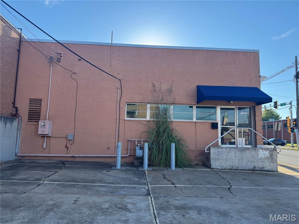Belleville - Commercial Sale