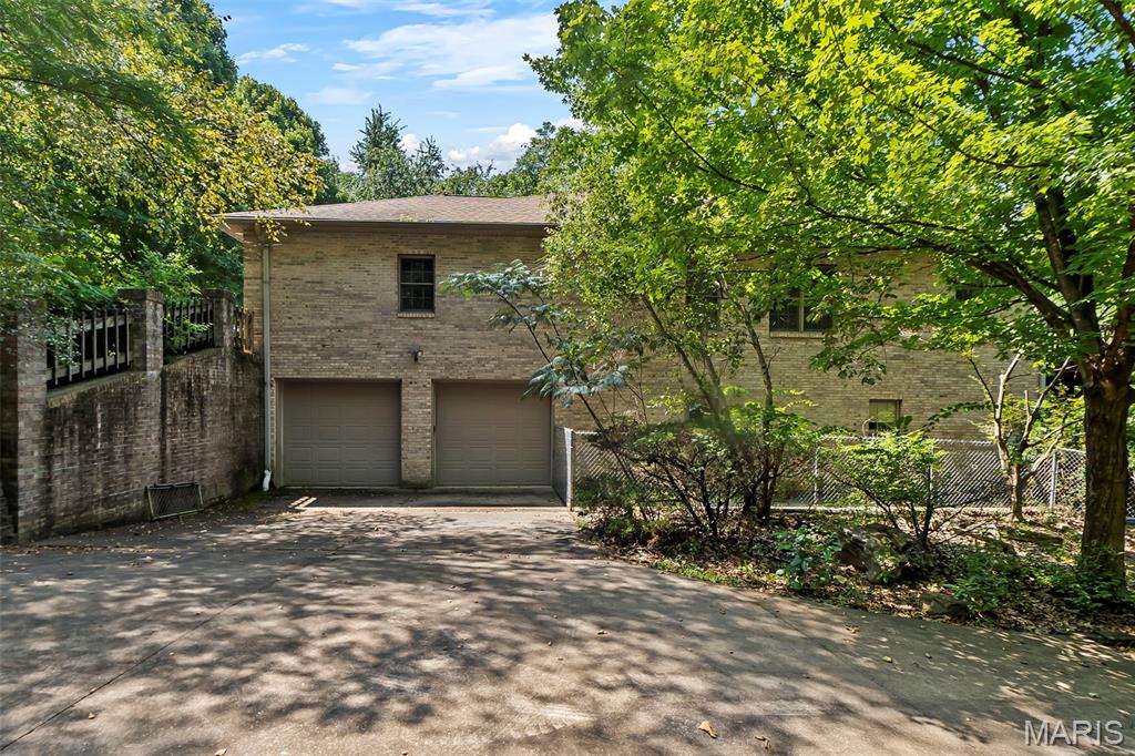 Hickory Lane Estate - Residential