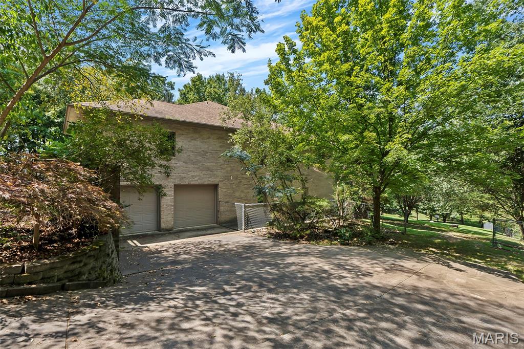 Hickory Lane Estate - Residential