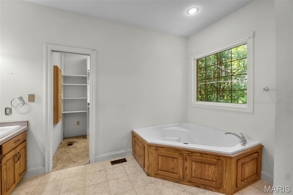 Hickory Lane Estate - Residential