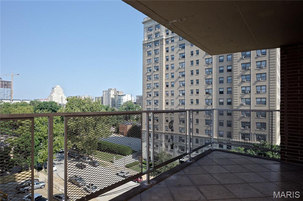 Executive House - Residential