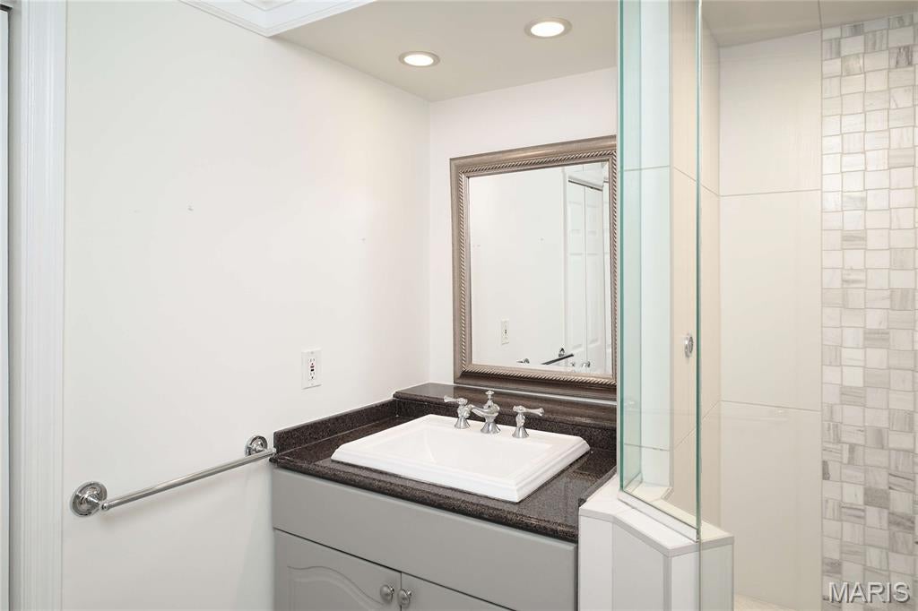 Executive House - Residential