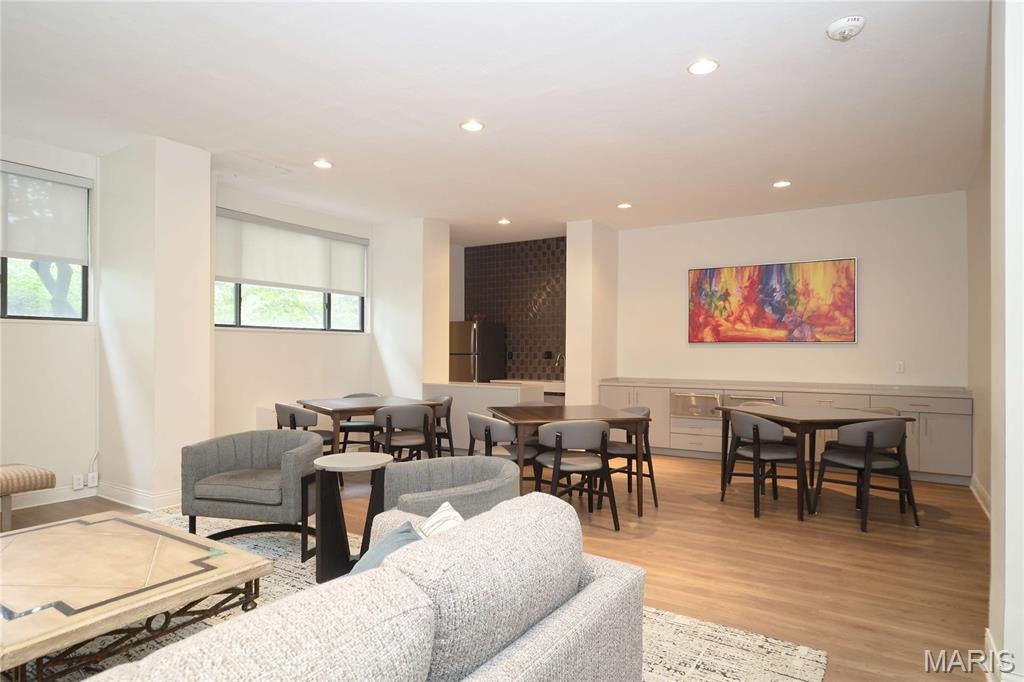Executive House - Residential