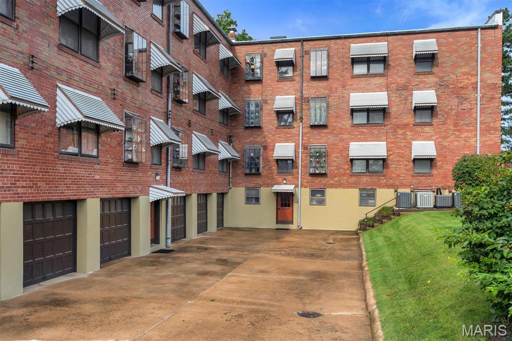 Jamieson Place Condos - Residential