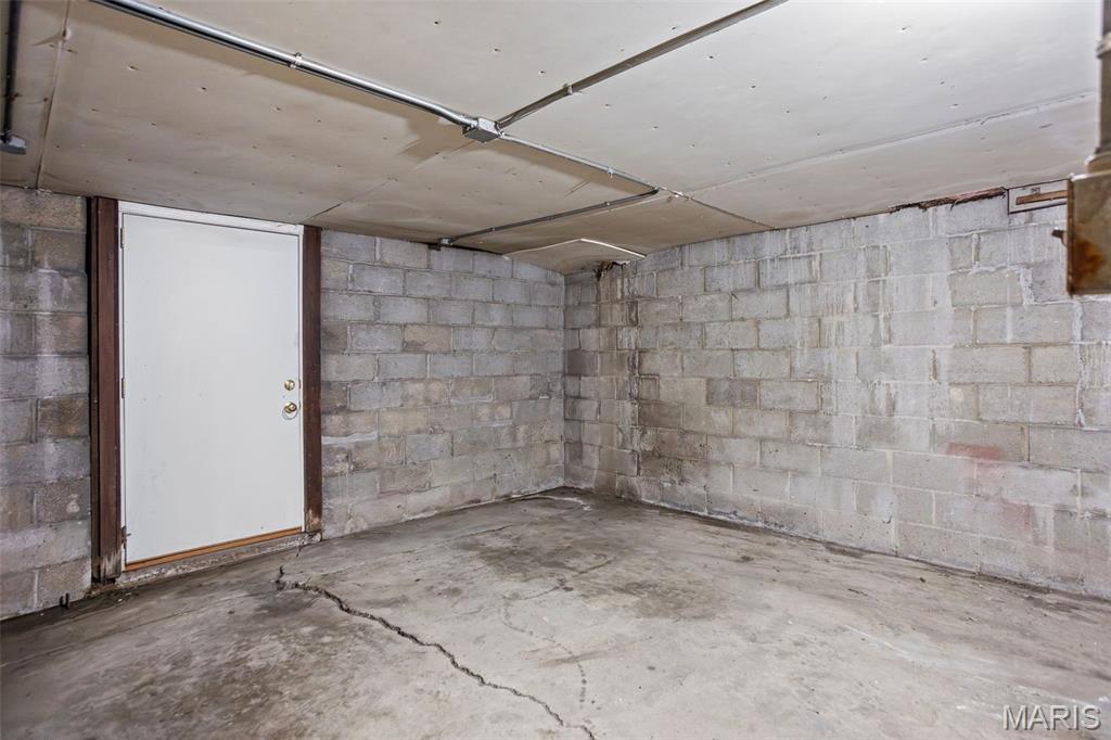 NOT IN A SUBDIVISIOIN - Residential