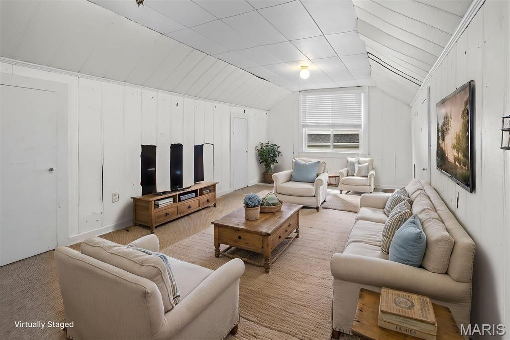 NOT IN A SUBDIVISIOIN - Residential