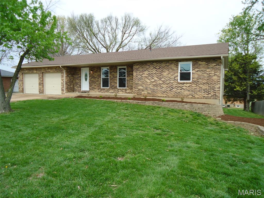 Updated ranch in super convenient location.  Beautiful, newer kitchen with granite countertops and stainless appliances. Hardwood flooring in living room, dining room and kitchen.  Newer roof, siding, soffit, fascia, windows, gutters, furnace and air conditioner.  Newer carpeting in hallway and bedrooms.  Both baths are also updated.  Tax records are incorrect, house has a full walkout basement.  Two car attached garage with extra storage area.  Nothing to do here but move in.  Owner/Agent.