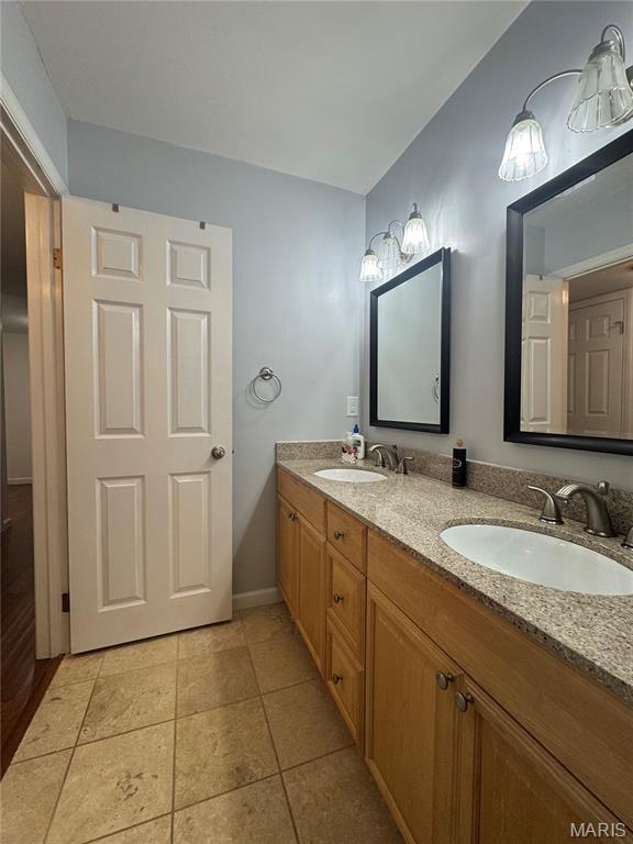 Hanley Condo The - Residential