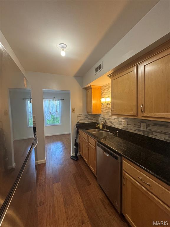 Hanley Condo The - Residential