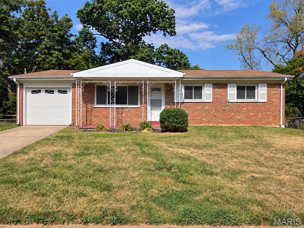 Incredible value in a highly sought-after Oakville! This 3 bedroom, 2 bath home offers a great opportunity for a buyer looking to make a few updates and build instant equity. The home needs some general cosmetic improvements, but many of the important items are already in place, including an updated electrical panel, HVAC system and water heater, along with vinyl windows. A walk-out basement adds even more functionality and potential. With a great layout, solid major systems and very little needed to make it move-in ready, this is an outstanding opportunity at a price that is hard to find in this neighborhood. Bring your finishing touches and take advantage of an awesome value!