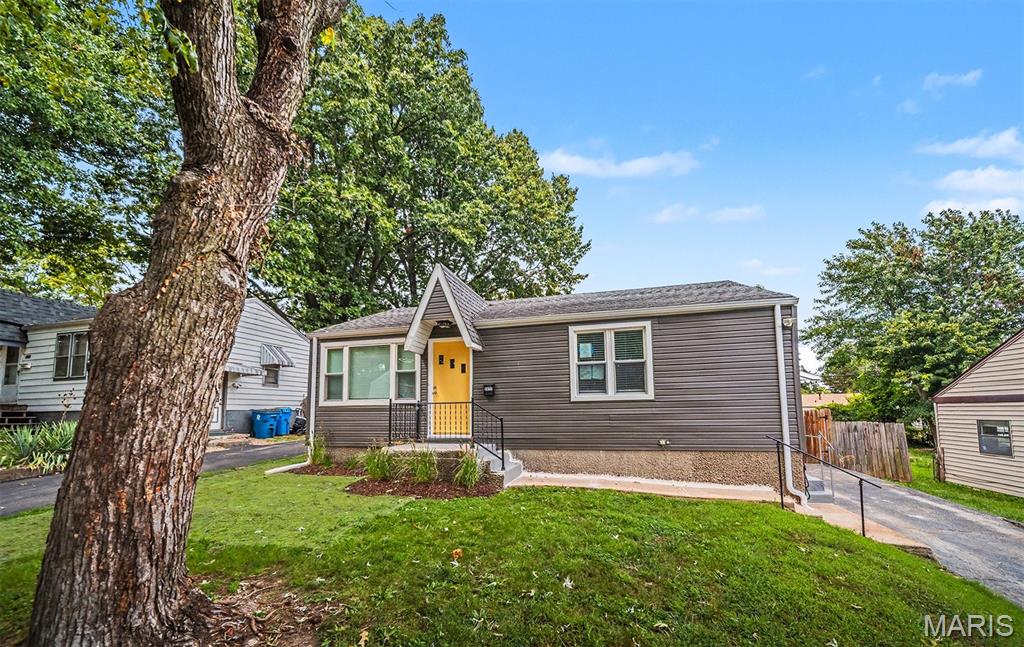Welcome to this beautifully remodeled 2-bedroom, 1-bath home in Overland! This move-in-ready bungalow offers incredible updates throughout while maintaining its classic charm. The completely remodeled bathroom and brand-new kitchen are sure to impress, featuring a unique architectural wall feature that adds character and a high-end feel rarely found at this price point.

The beautiful hardwood floors throughout the living room, hallway, and kitchen have been professionally refinished and look brand new. Additional updates include new 2-inch mini blinds throughout the entire home, along with a completely new main sewer stack and new plumbing serving the bathroom and kitchen.

Outside, enjoy a huge fenced-in backyard, perfect for entertaining, pets, gardening, or simply relaxing. A single-car garage provides valuable parking and additional storage space.

With this level of remodeling and the quality of updates throughout, this home is truly a MUST SEE! Conveniently located near shopping, dining, parks, and major highways, this is an exceptional opportunity for a first-time buyer, someone looking to downsize, or an investor seeking a turnkey property.

A home with this many updates at this price won’t last long! Schedule your showing today!