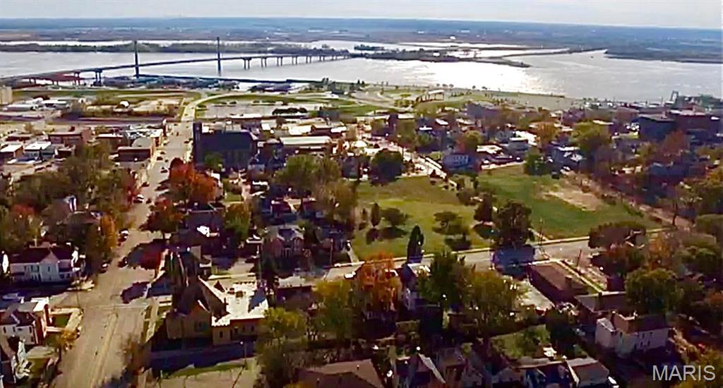 City/Alton - Commercial Sale