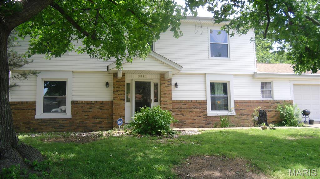 Spacious 2-story home featuring 4 bedrooms and 2.5 bathrooms. This property offers a large backyard with a deck, ideal for outdoor enjoyment and entertaining. Conveniently located near Belleville East High School, Southwestern Illinois College (SWIC), Scott Air Force Base (SAFB), public transportation, and shopping. A great opportunity in a desirable location with easy access to everyday amenities. Has passed County occupancy inspection.