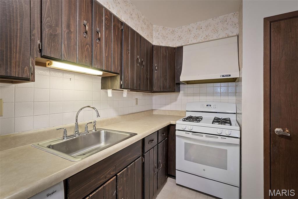 Burtonwood Manor 2 Condo - Residential