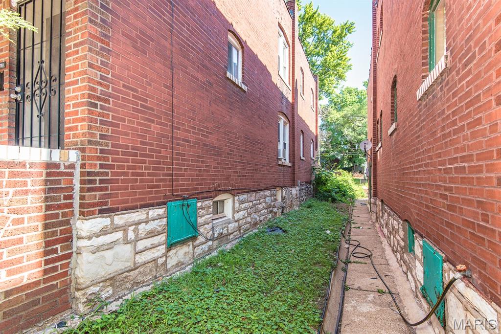 Brinkops Grand Blvd Park Add 02 - Residential Income