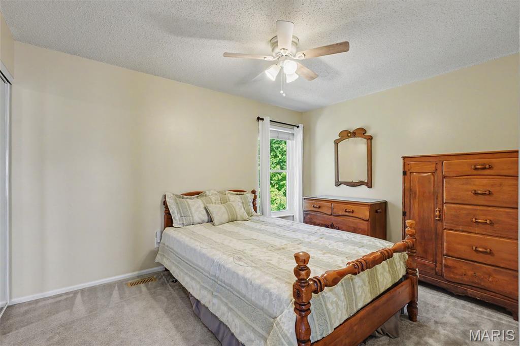 Country Crossing Manor - Residential