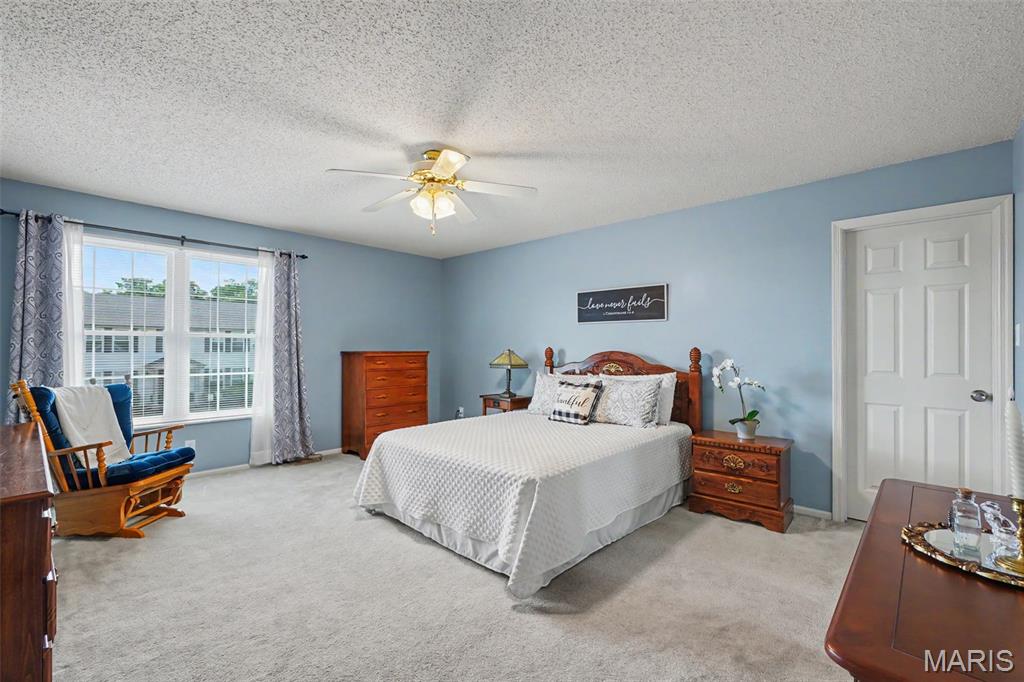Country Crossing Manor - Residential