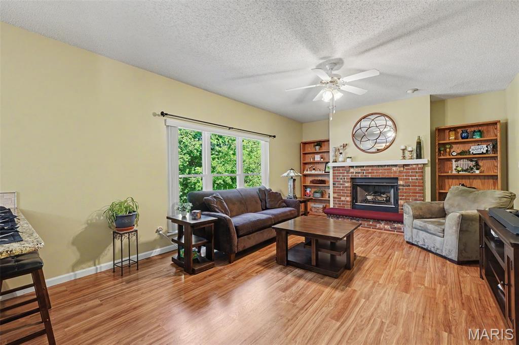 Country Crossing Manor - Residential