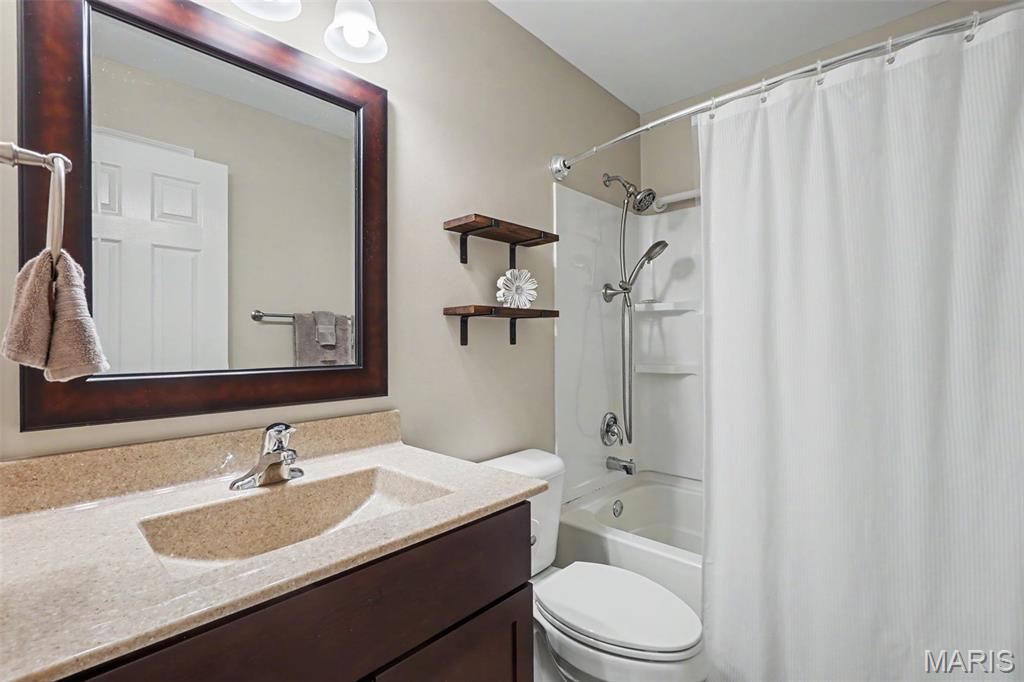 Country Crossing Manor - Residential