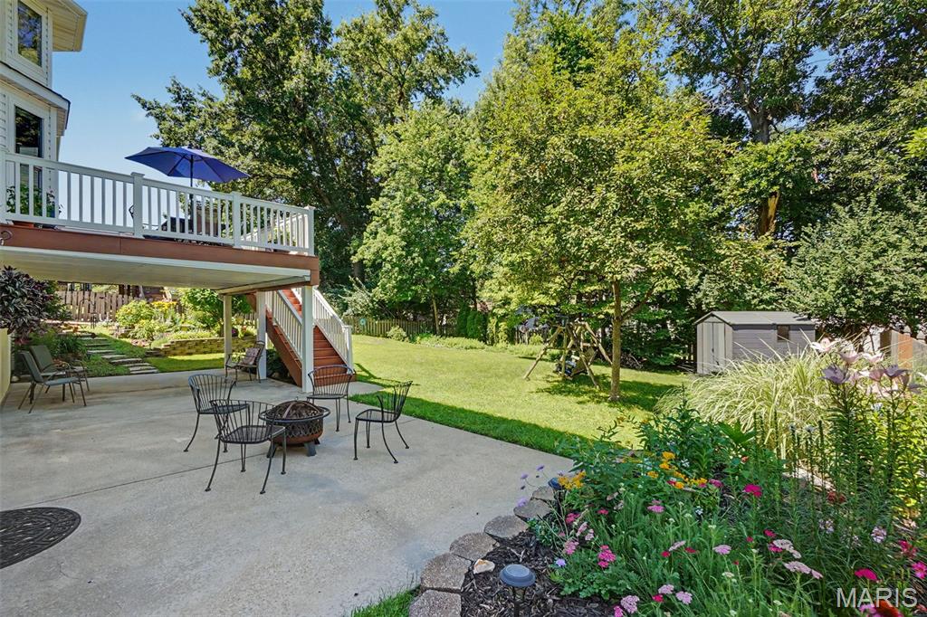Country Crossing Manor - Residential
