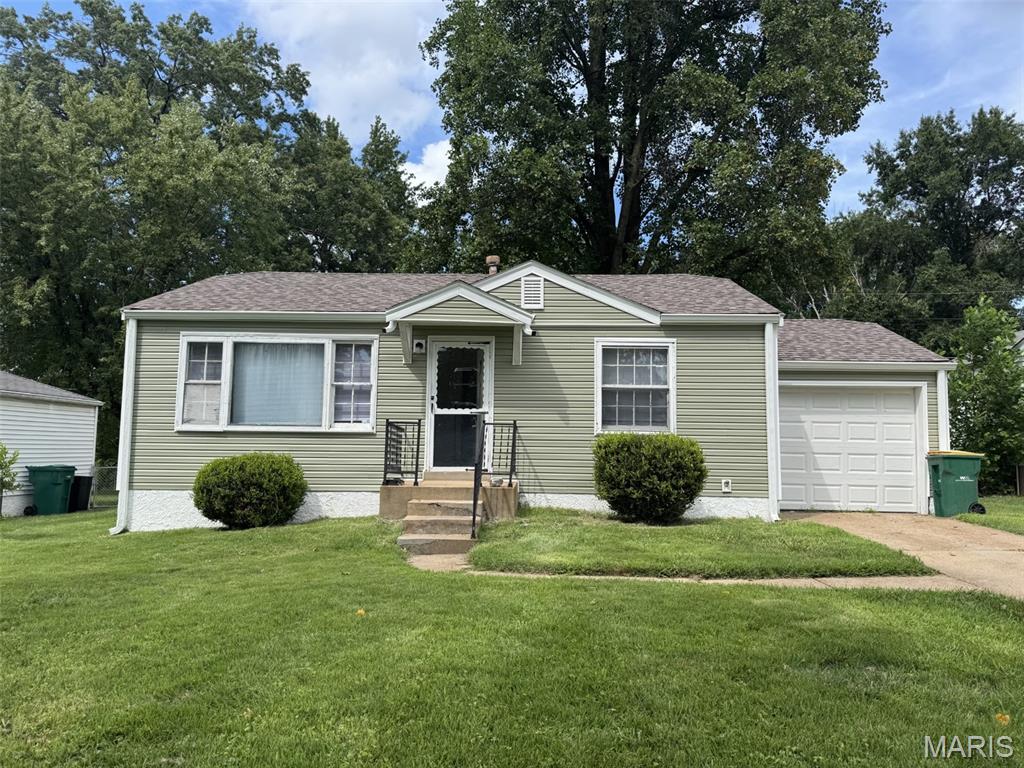 Welcome home to 1057 Gabriel Dr! This updated 3-bedroom, 1 & 1/2-bathroom home offers 1,200 square feet of well-thought-out living space, creating an inviting atmosphere for families and individuals alike. Inside, the home is bathed in natural light, enhancing the open concept layout that seamlessly connects living, dining, and kitchen areas. Modern finishes complement the traditional features, creating a warm and welcoming ambiance.  Located in Ferguson, this home provides an affordable rental opportunity at $1,400 per month.

Rental applications are to be submitted through Rentspree with a $40 fee per applicant.