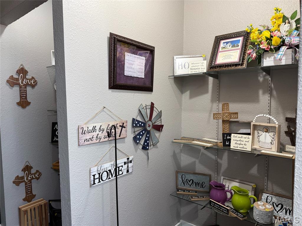 n/a - Commercial Sale