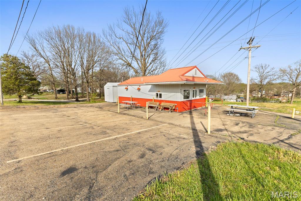 Sitze Sub - Commercial Sale