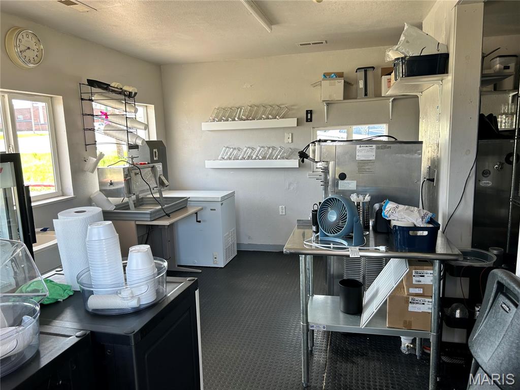 Sitze Sub - Commercial Sale