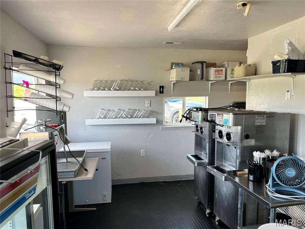 Sitze Sub - Commercial Sale