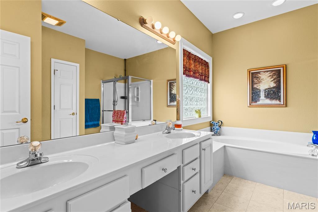 At Fairwood Hills 7th Add - Residential